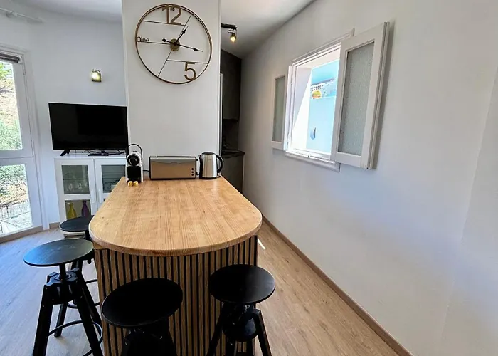 Victoria Apartment, * אדחה