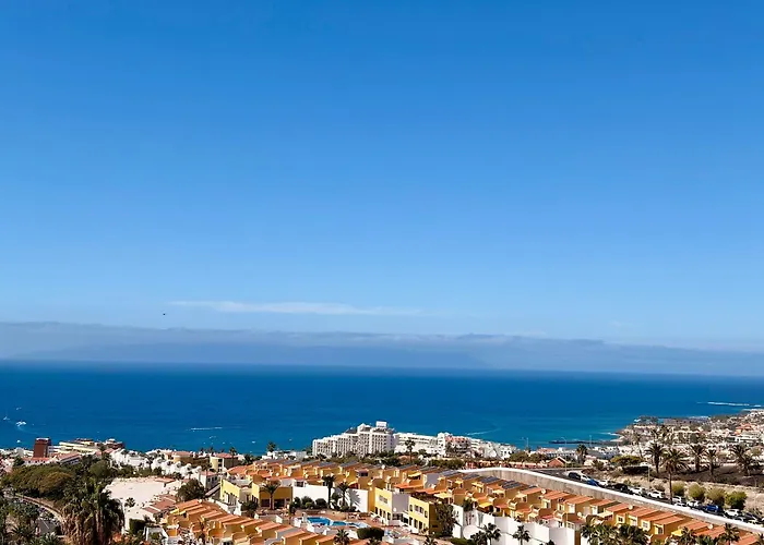 Victoria Apartment, אדחה