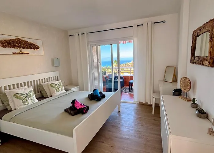 Victoria Apartment, אדחה