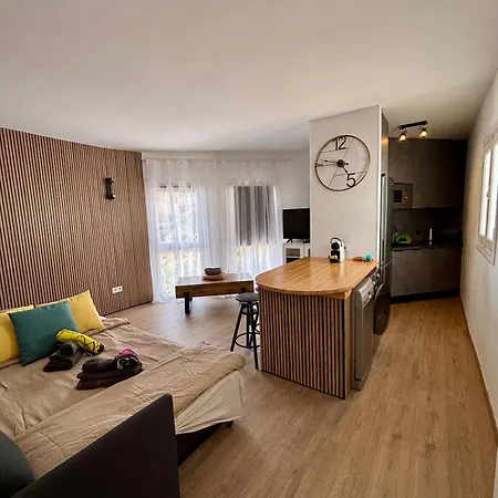 Victoria Apartment, 아파트