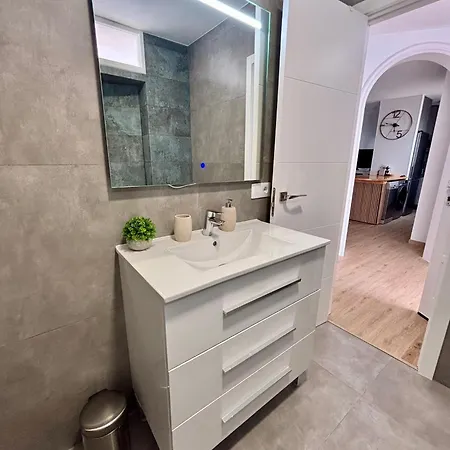 아파트 Victoria Apartment, *