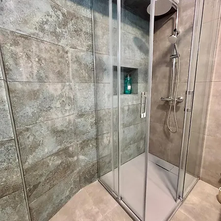 Victoria Apartment, *