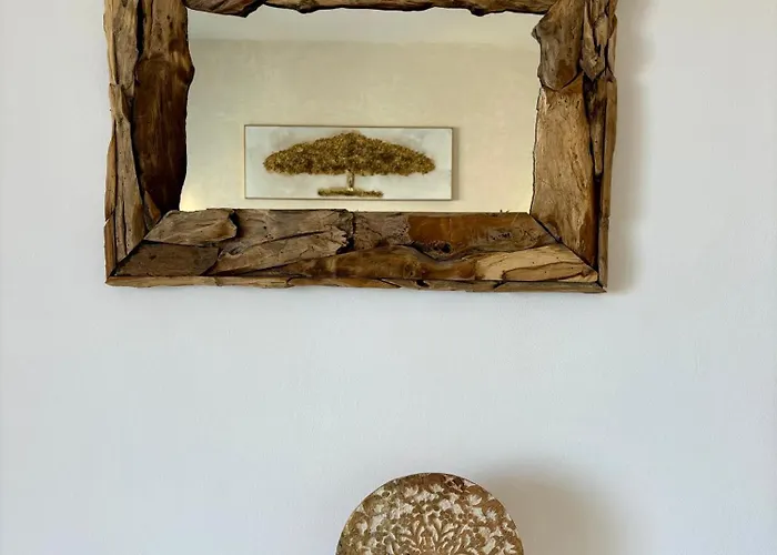 Victoria Apartment, *