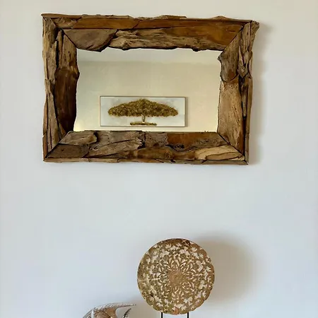 Victoria Apartment, *