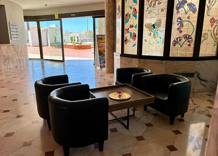 Victoria Apartment, Apartment